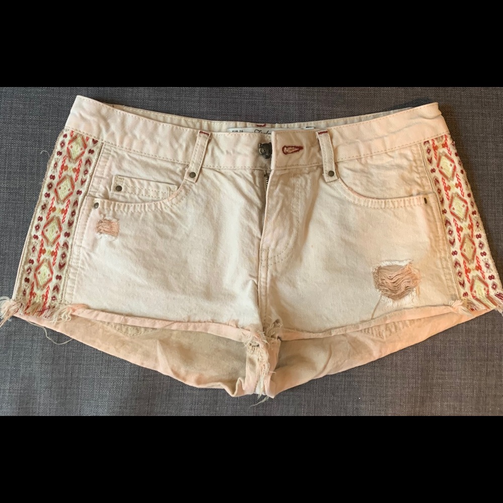 Zara denim shorts. Size.4